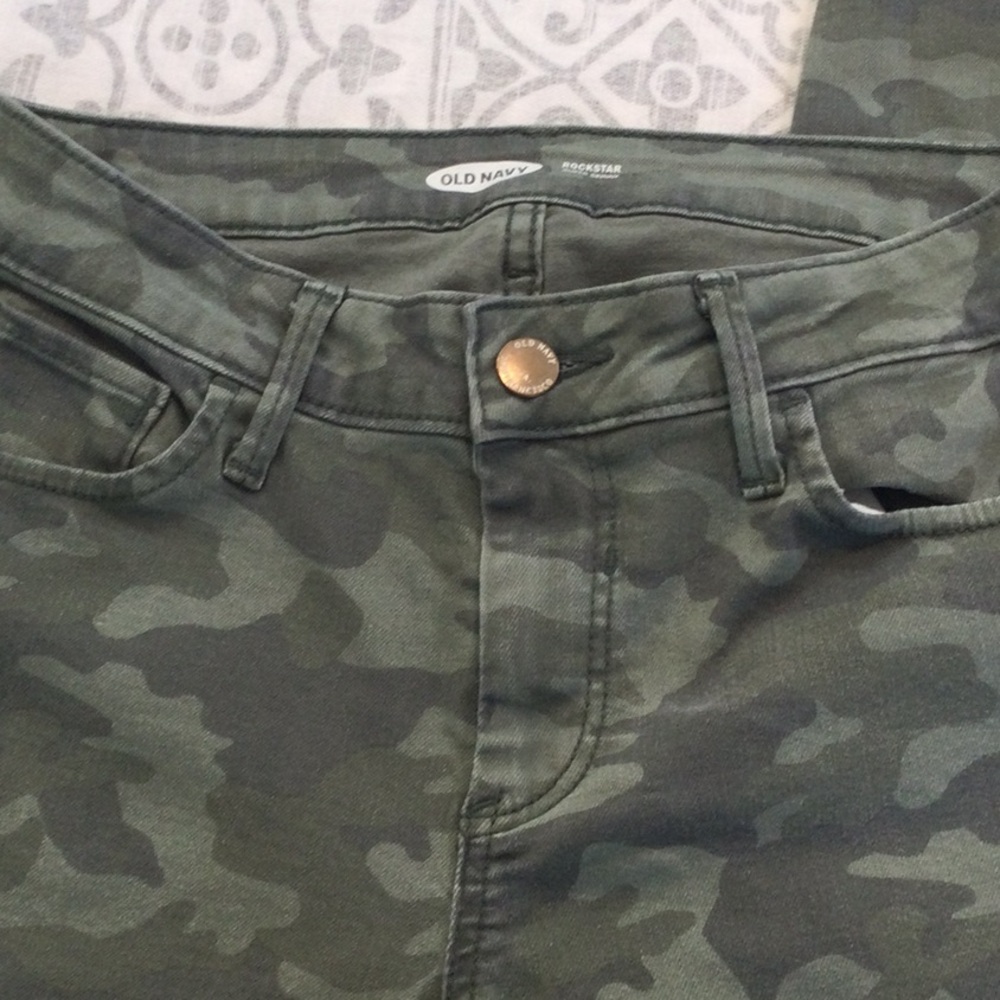 Old Navy Rock Star super skinny camouflage jeans size 4 - Picture 2 of 9